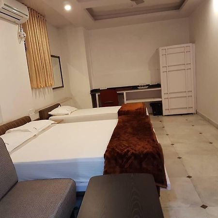 כלכותה 1/1 Park Street Hotel מראה חיצוני תמונה